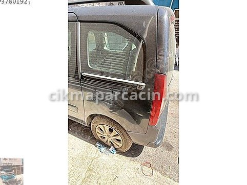 Peugeot Partner Sol Arka Çamurluk çıkma parça