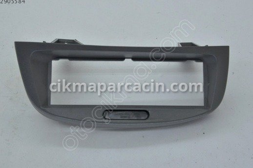 Peugeot 208 Teyp Çerçevesi çıkma parça