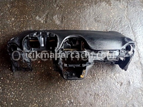 Renault Clio Göğüs çıkma parça