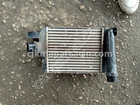 Renault Clio Turbo Radyatörü çıkma parça