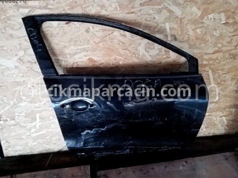 Renault Clio Sağ Ön Kapı çıkma parça