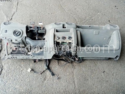 Renault Kangoo Göğüs çıkma parça