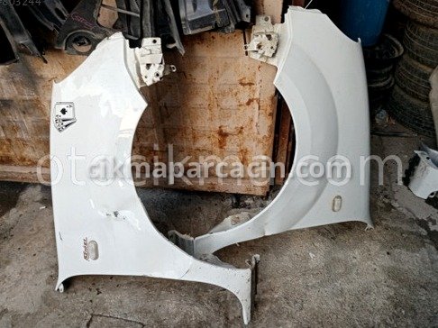 Renault Kangoo Çamurluk çıkma parça