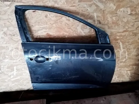 Renault Megane Sağ Ön Kapı çıkma parça