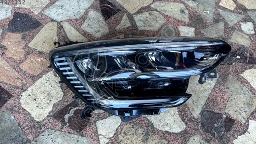 Renault Megane Sağ Ön Far çıkma parça - DR CAR OTO ÇIKMA PARÇA Adana