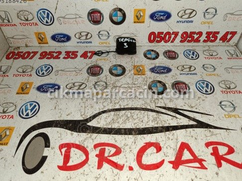 Renault Trafic Çeki Demiri çıkma parça