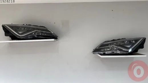 Seat Leon Sağ Ön Far çıkma parça - Bulut Otomotiv Orjinal Çıkma ve Yedek Parça İzmir