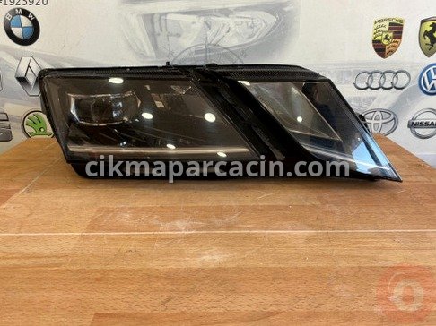 Skoda Octavia Sağ Ön Far çıkma parça