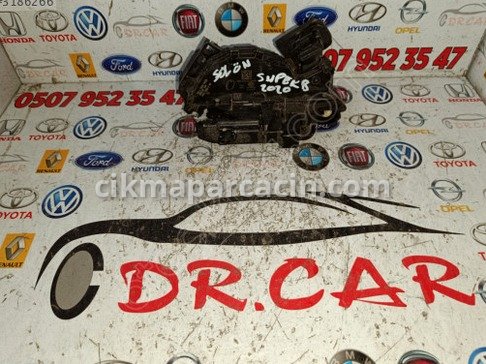 Skoda Superb Sol Ön Kapı Kilidi çıkma parça
