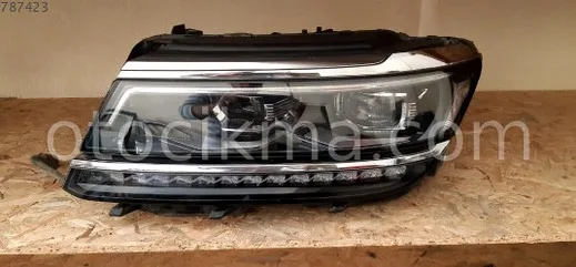 Volkswagen Tiguan Sağ Ön Far çıkma parça - Bulut Otomotiv Orjinal Çıkma ve Yedek Parça İzmir