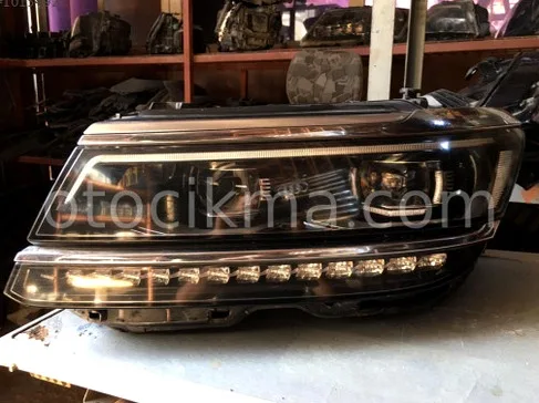 Volkswagen Tiguan Sol Ön Far çıkma parça - Bulut Otomotiv Orjinal Çıkma ve Yedek Parça İzmir