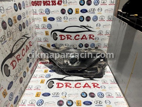 Toyota Auris Far çıkma parça