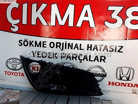 Toyota Auris Tampon Izgarası çıkma parça