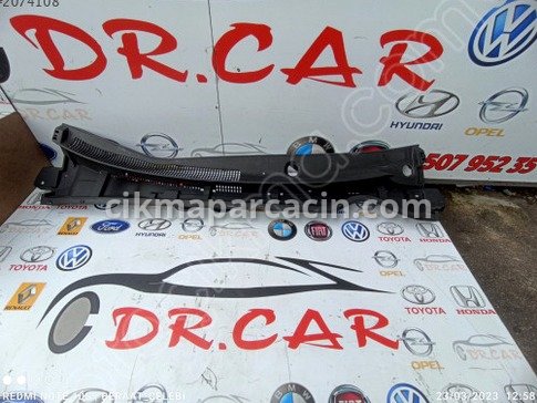 Toyota Corolla Ön Cam Izgarası çıkma parça