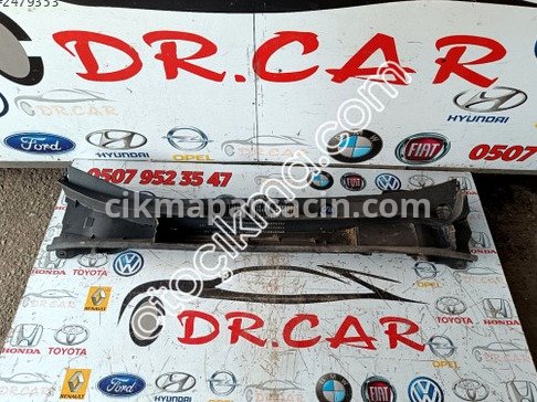 Toyota Corolla Ön Cam Izgarası çıkma parça