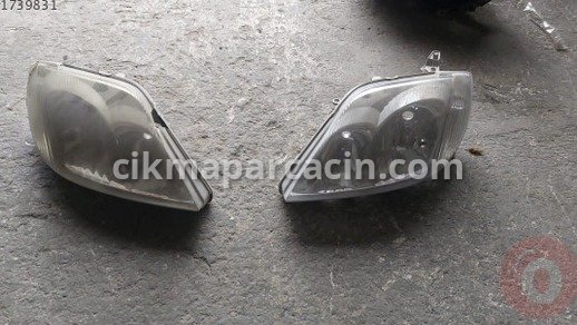 Toyota Corolla Sağ Ön Far çıkma parça