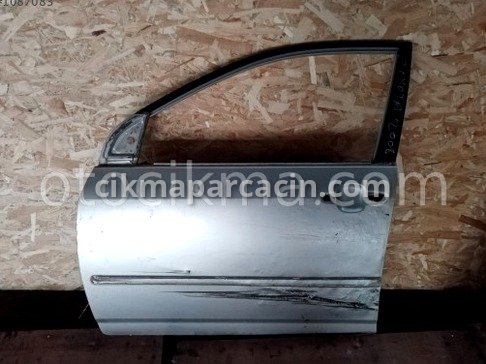Toyota Corolla Sol Ön Kapı çıkma parça