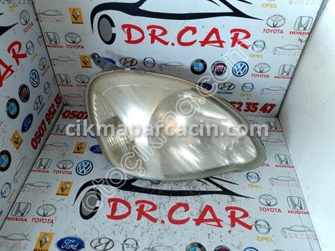 Toyota Yaris Sağ Ön Far çıkma parça