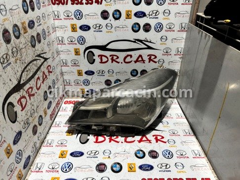 Toyota Yaris Sol Ön Far çıkma parça
