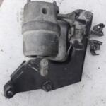 Volkswagen Transporter Motor Takozu & Kulağı çıkma parça - Bulut Otomotiv Orjinal Çıkma ve Yedek Parça İzmir