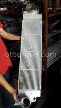 Volkswagen Transporter Turbo Radyatörü çıkma parça - Bulut Otomotiv Orjinal Çıkma ve Yedek Parça İzmir