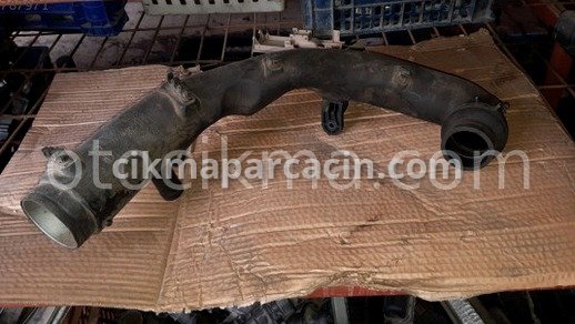 Volkswagen Caddy Turbo Borusu çıkma parça