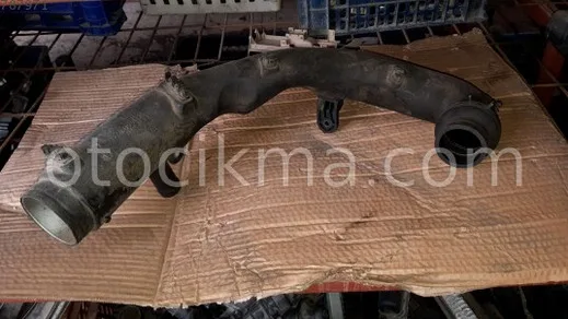 Volkswagen Caddy Turbo Hortumu çıkma parça - Bulut Otomotiv Orjinal Çıkma ve Yedek Parça İzmir