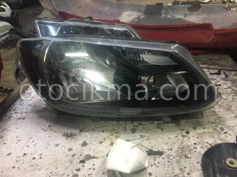 Volkswagen Caddy Sağ Ön Far çıkma parça - Bulut Otomotiv Orjinal Çıkma ve Yedek Parça İzmir