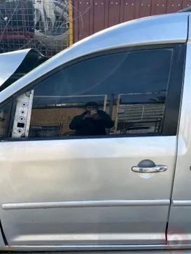 Volkswagen Caddy Sol Ön Kapı çıkma parça - Bulut Otomotiv Orjinal Çıkma ve Yedek Parça İzmir