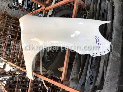 Volkswagen Golf Sağ Ön Çamurluk çıkma parça