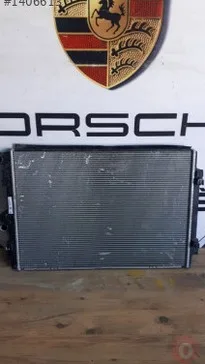 Volkswagen Golf Radyatör Traversi çıkma parça - Bulut Otomotiv Orjinal Çıkma ve Yedek Parça İzmir