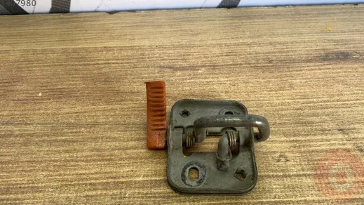 Volkswagen Jetta Kaput Arması çıkma parça - Bulut Otomotiv Orjinal Çıkma ve Yedek Parça İzmir
