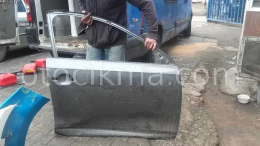 Volkswagen Jetta Sağ Ön Kapı çıkma parça - Bulut Otomotiv Orjinal Çıkma ve Yedek Parça İzmir