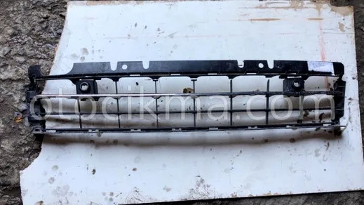 Volkswagen Jetta Tampon Izgarası çıkma parça - Bulut Otomotiv Orjinal Çıkma ve Yedek Parça İzmir