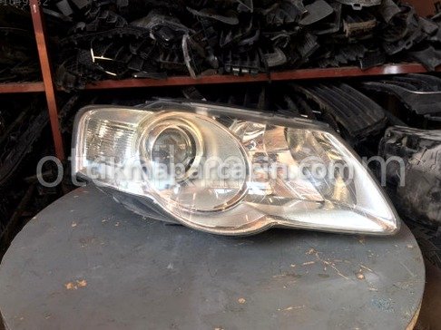 Volkswagen Passat Sağ Ön Far çıkma parça