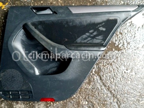 Volkswagen Passat Sağ Arka Kapı çıkma parça