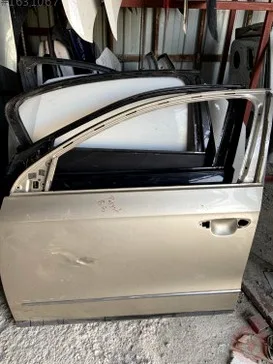 Volkswagen Passat Sol Ön Kapı çıkma parça