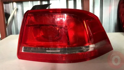 Volkswagen Passat Sağ Arka Stop çıkma parça - Bulut Otomotiv Orjinal Çıkma ve Yedek Parça İzmir