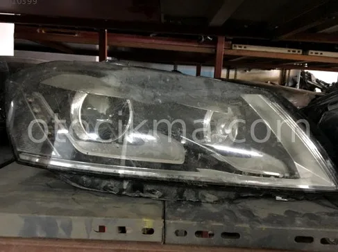 Volkswagen Passat Sağ Ön Far çıkma parça - Bulut Otomotiv Orjinal Çıkma ve Yedek Parça İzmir