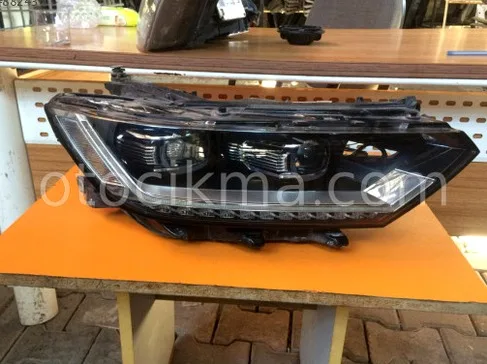 Volkswagen Passat Sağ Ön Far çıkma parça - Bulut Otomotiv Orjinal Çıkma ve Yedek Parça İzmir