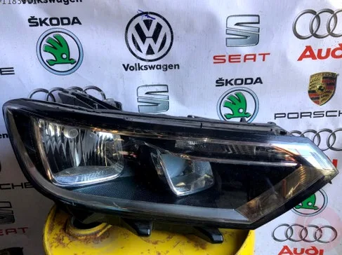 Volkswagen Passat Sağ Ön Far çıkma parça - Bulut Otomotiv Orjinal Çıkma ve Yedek Parça İzmir
