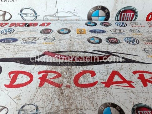 Volkswagen Passat Reflektör çıkma parça