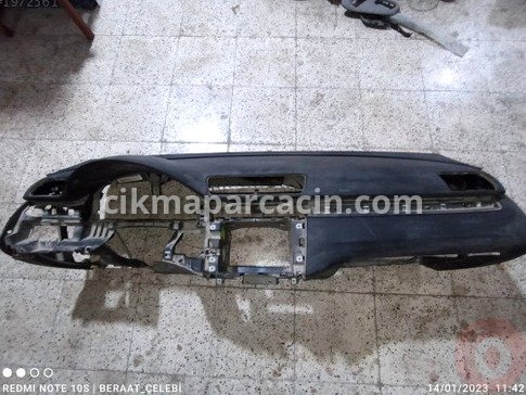 Volkswagen Passat Göğüs çıkma parça