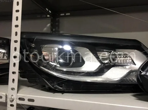 Volkswagen Tiguan Sağ Ön Far çıkma parça - Bulut Otomotiv Orjinal Çıkma ve Yedek Parça İzmir