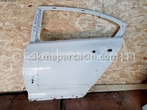 Volkswagen Passat Sol Arka Kapı çıkma parça