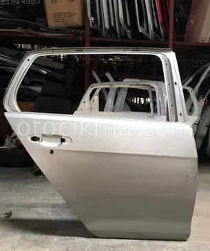 Volkswagen Golf Sağ Arka Kapı çıkma parça - Bulut Otomotiv Orjinal Çıkma ve Yedek Parça İzmir
