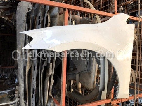 Volkswagen Golf Sol Ön Çamurluk çıkma parça