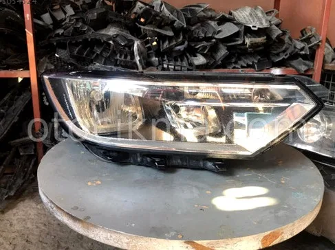 Volkswagen Passat Sağ Ön Far çıkma parça - Bulut Otomotiv Orjinal Çıkma ve Yedek Parça İzmir