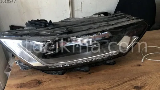 Volkswagen Passat Sağ Ön Far çıkma parça - Bulut Otomotiv Orjinal Çıkma ve Yedek Parça İzmir