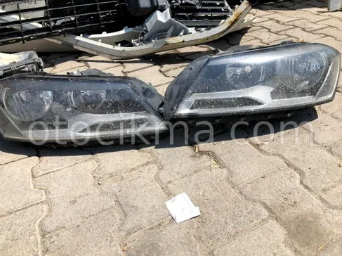 Volkswagen Passat Sağ Ön Far çıkma parça - Bulut Otomotiv Orjinal Çıkma ve Yedek Parça İzmir